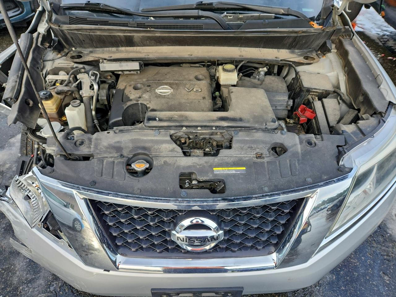 Nissan Pathfinder S Image 4