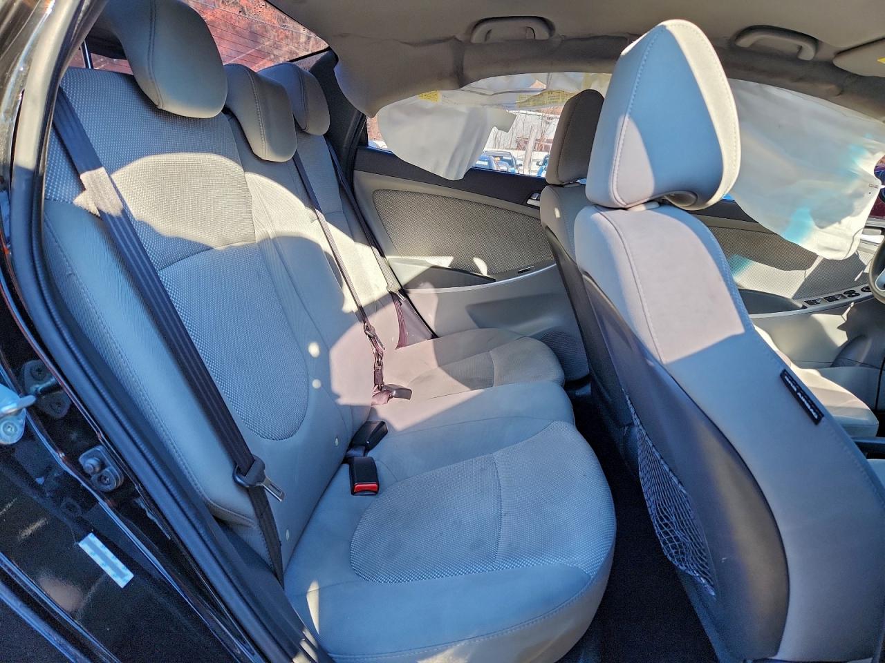 Hyundai ACCENT Gls Image 8