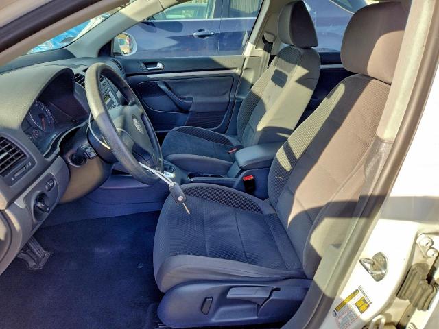 Volkswagen Jetta S Image 7