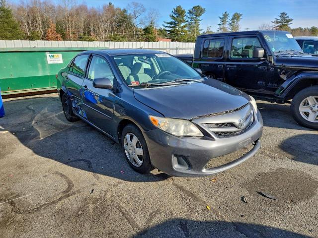 Toyota Corolla Base Image 2