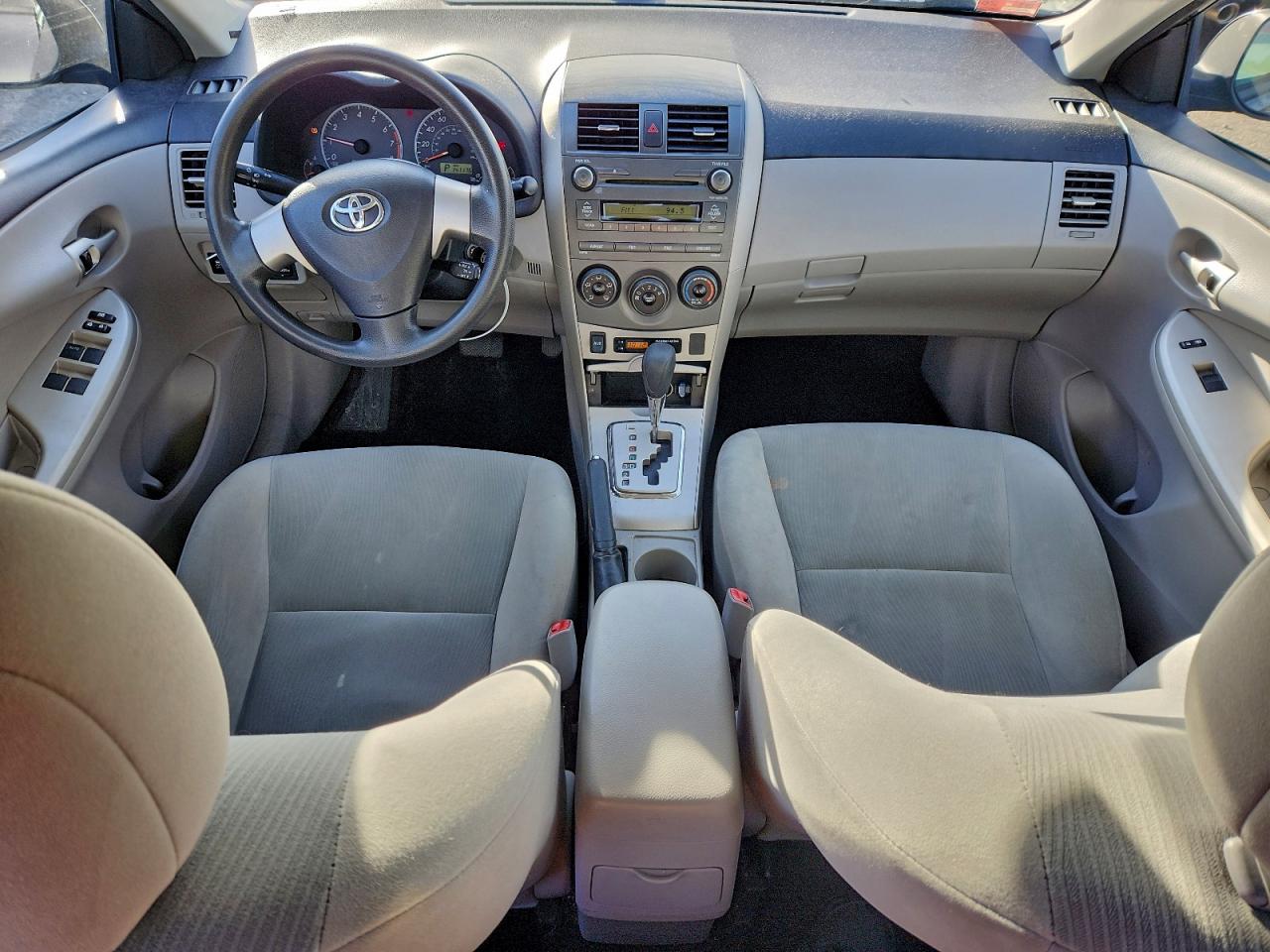 Toyota Corolla Base Image 9