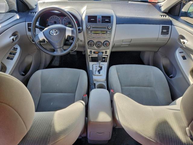 Toyota Corolla Base Image 9