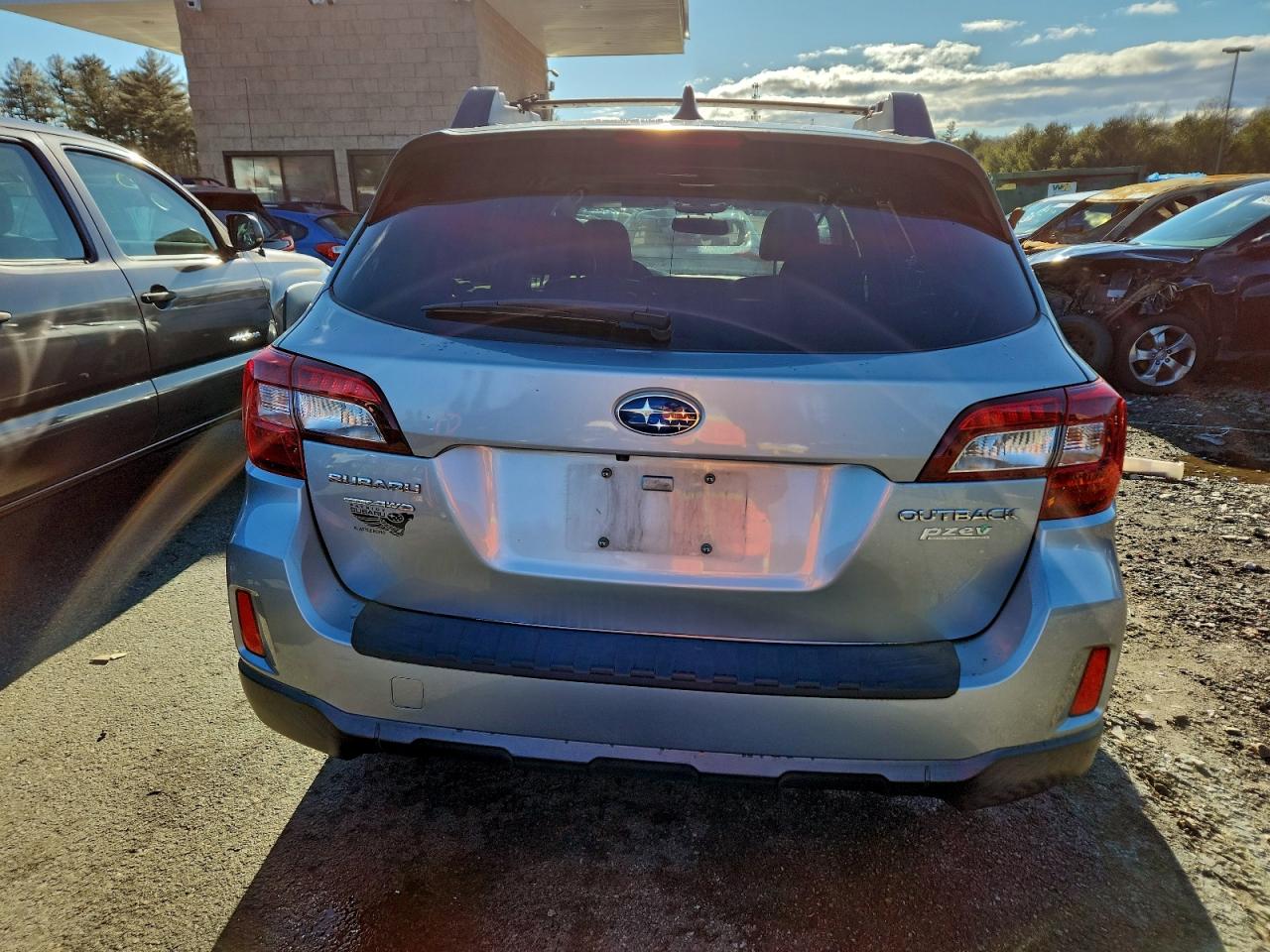 Subaru Outback 2.5i Limited Image 7