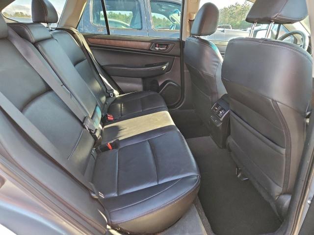 Subaru Outback 2.5i Limited Image 9