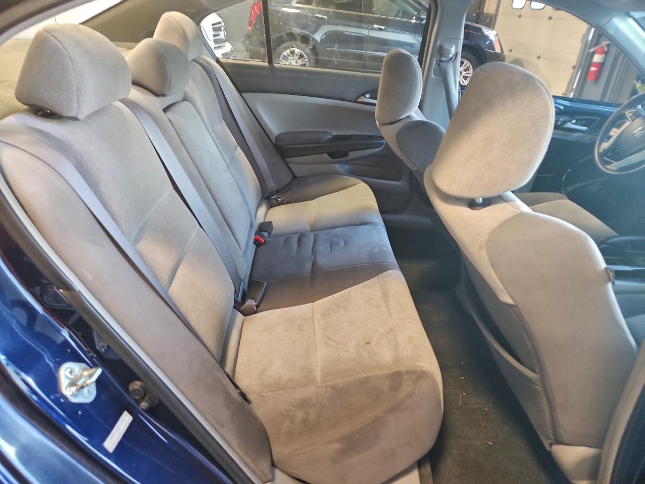 Honda Accord Lx Image 9