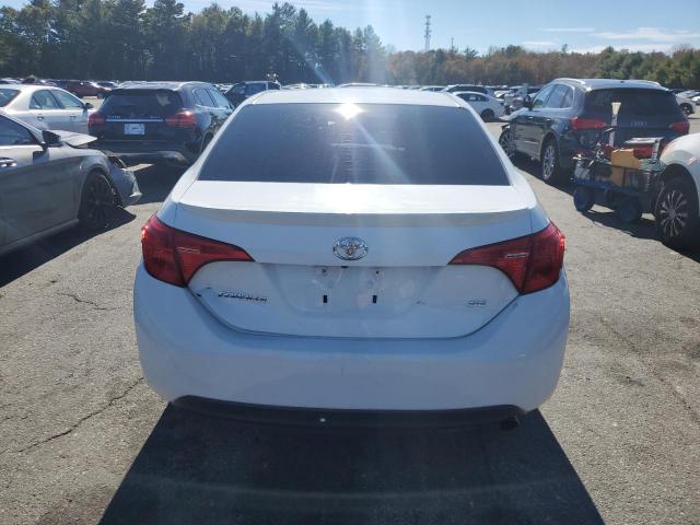 Toyota Corolla L Image 8