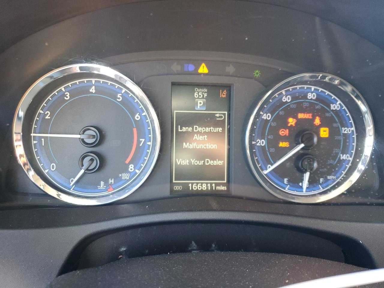 Toyota Corolla L Image 2