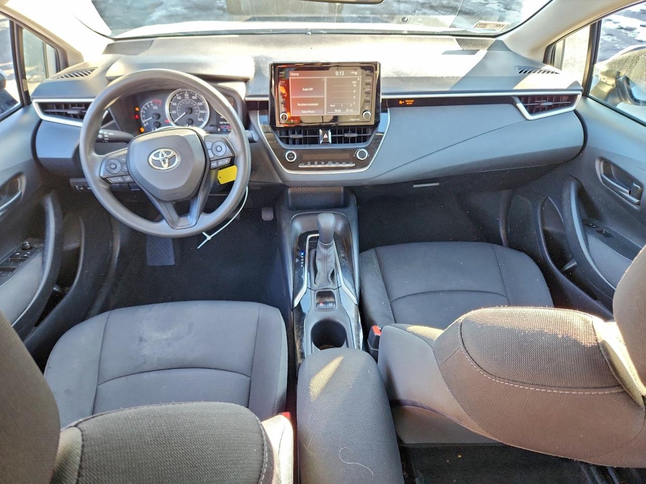 Toyota Corolla Le Image 9