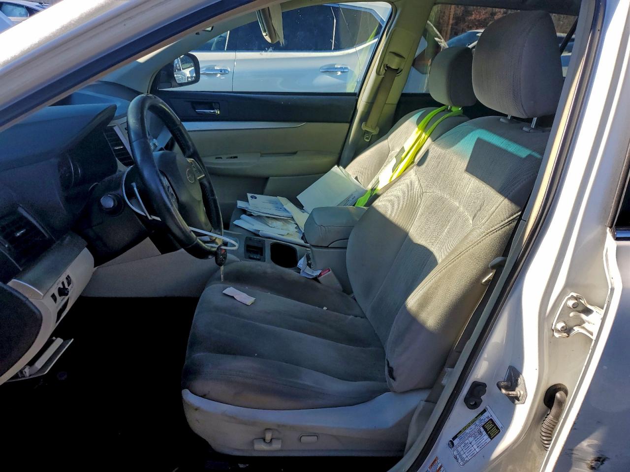 Subaru Outback 2.5i Premium Image 9