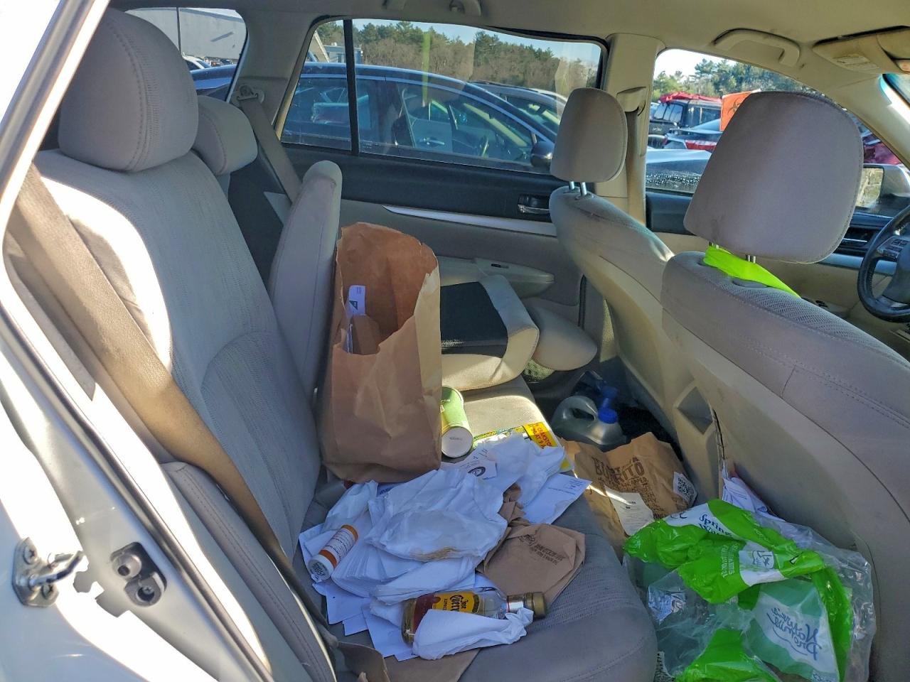 Subaru Outback 2.5i Premium Image 11