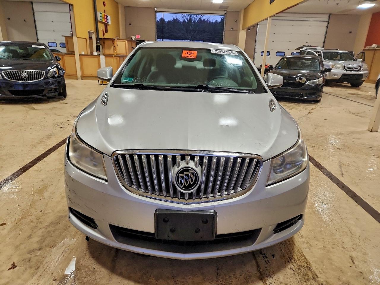 Buick LaCrosse Image 7