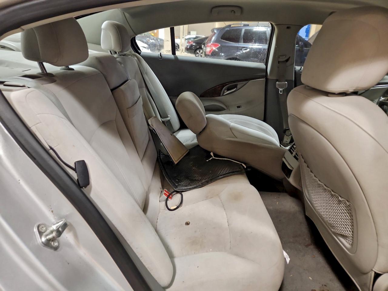 Buick LaCrosse Image 8