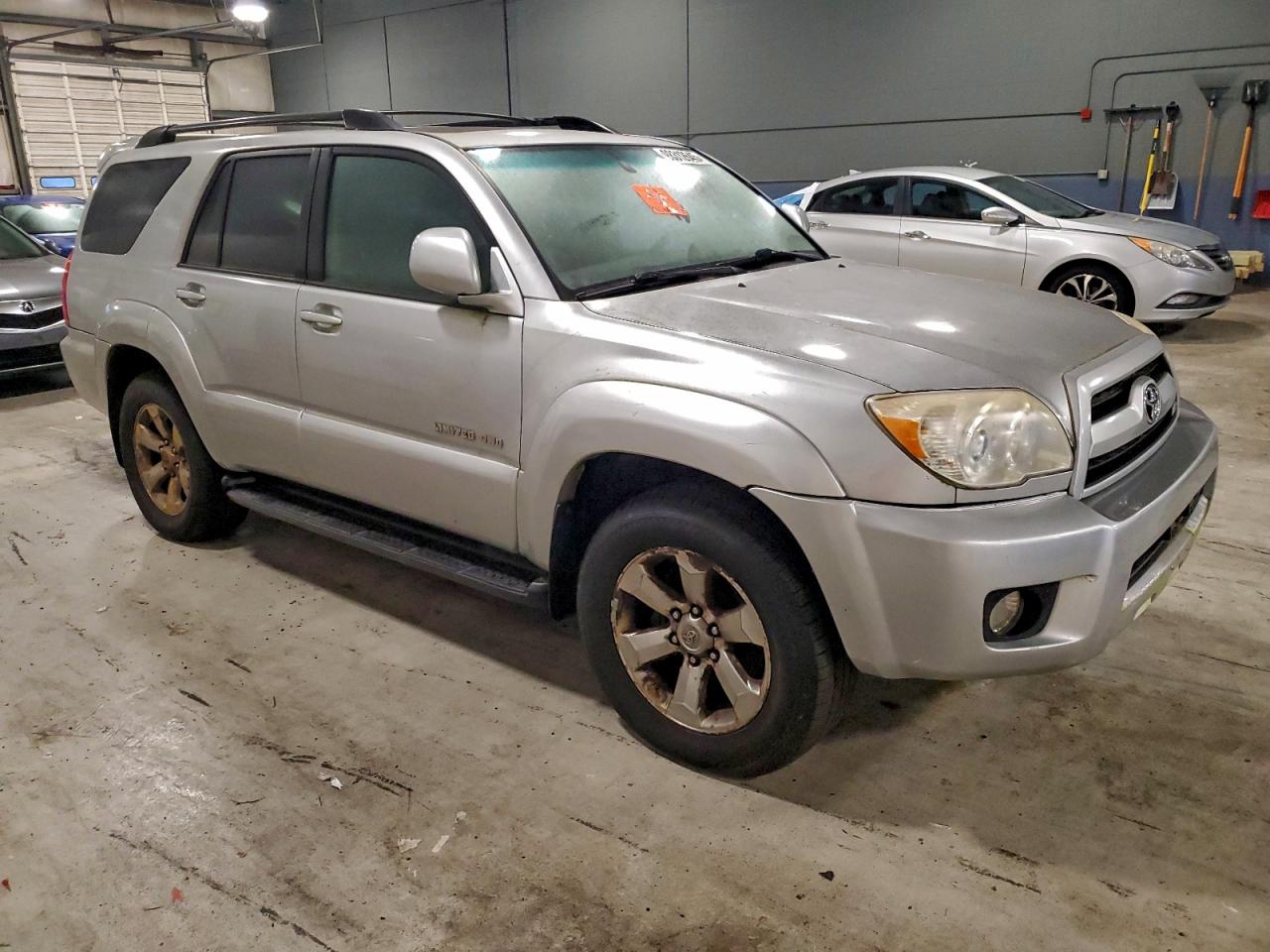 Toyota 4Runner Limited Image 4