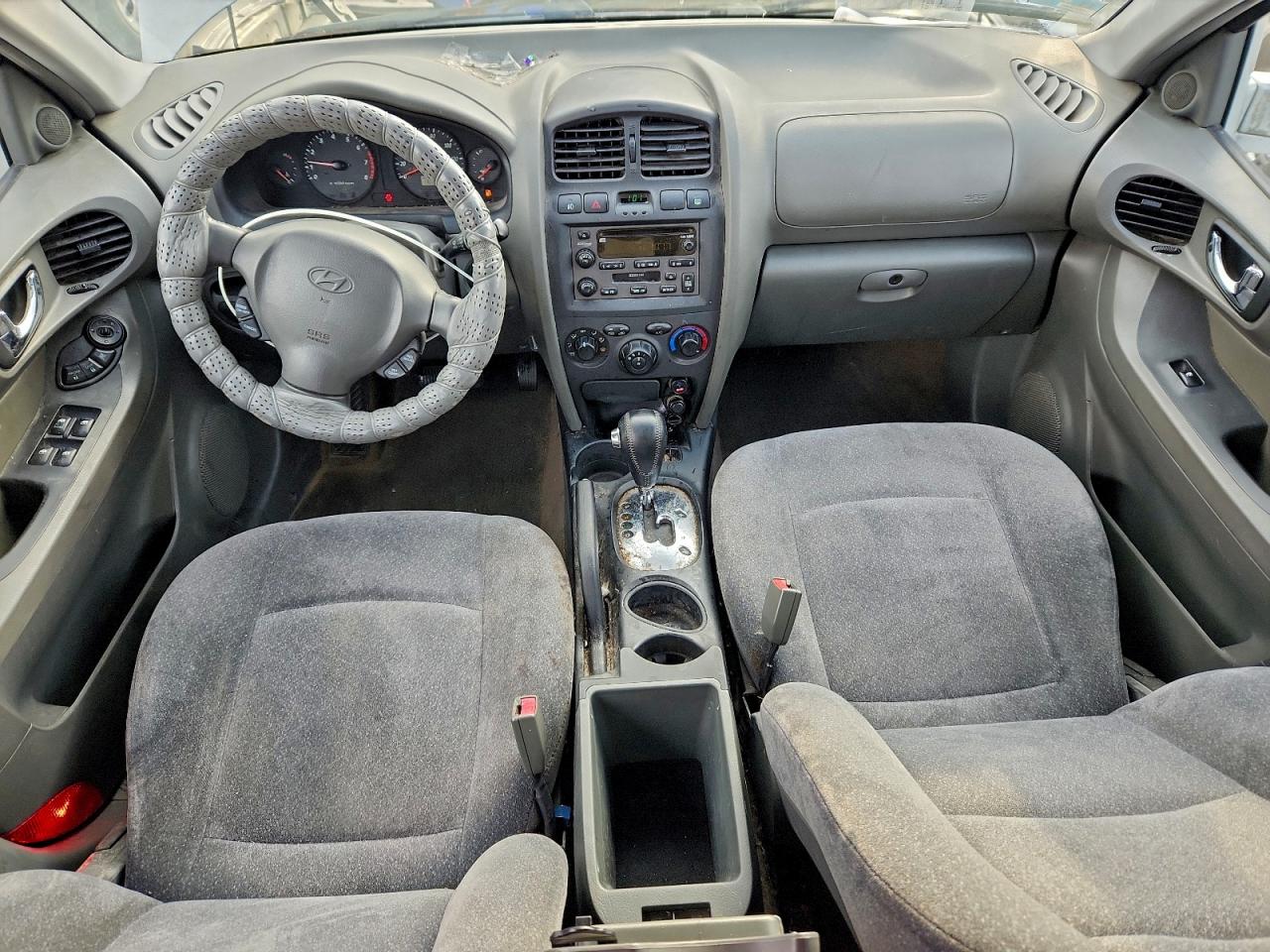 Hyundai SANTA FE Gls Image 9