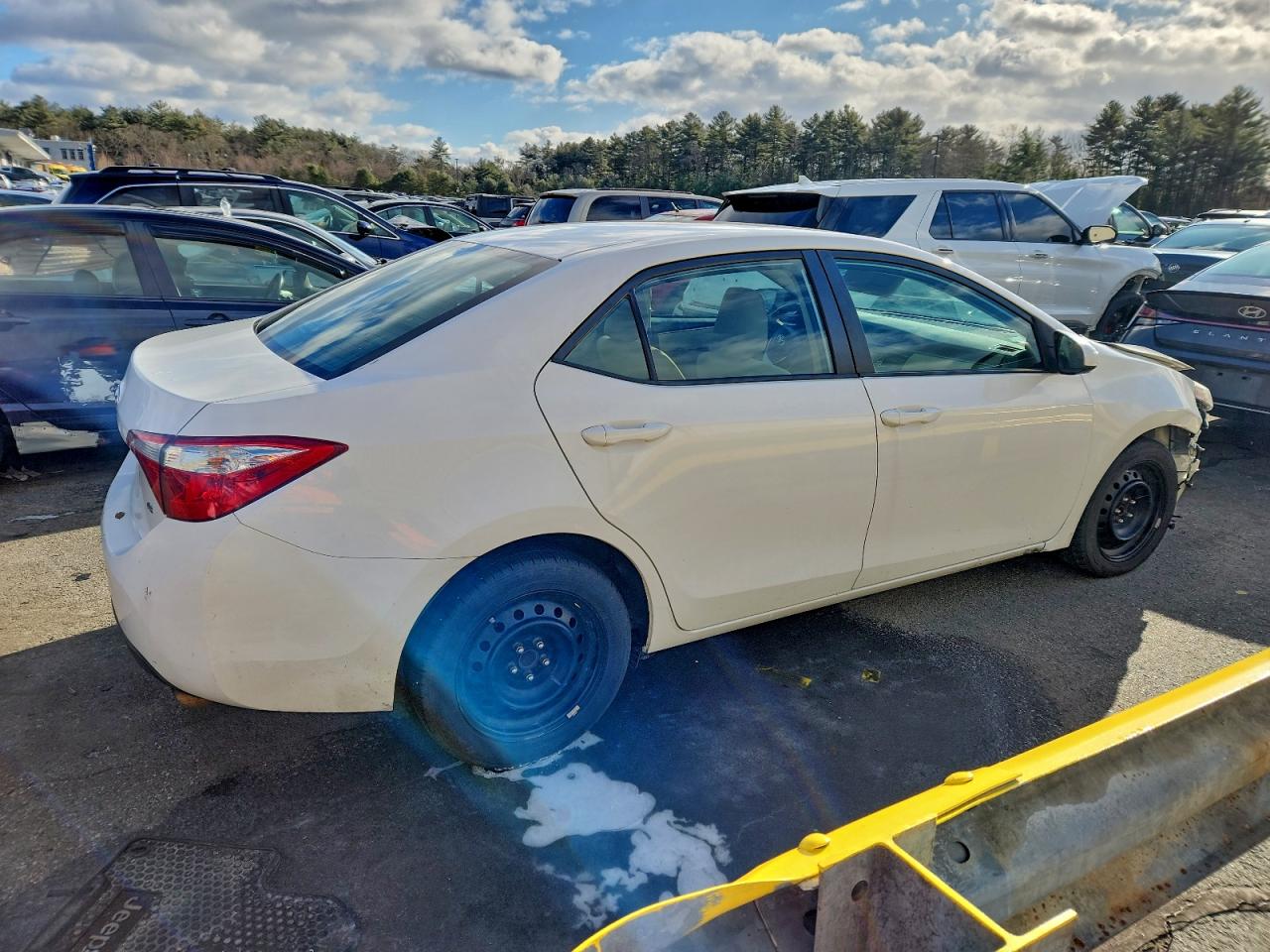 Toyota Corolla L Image 12