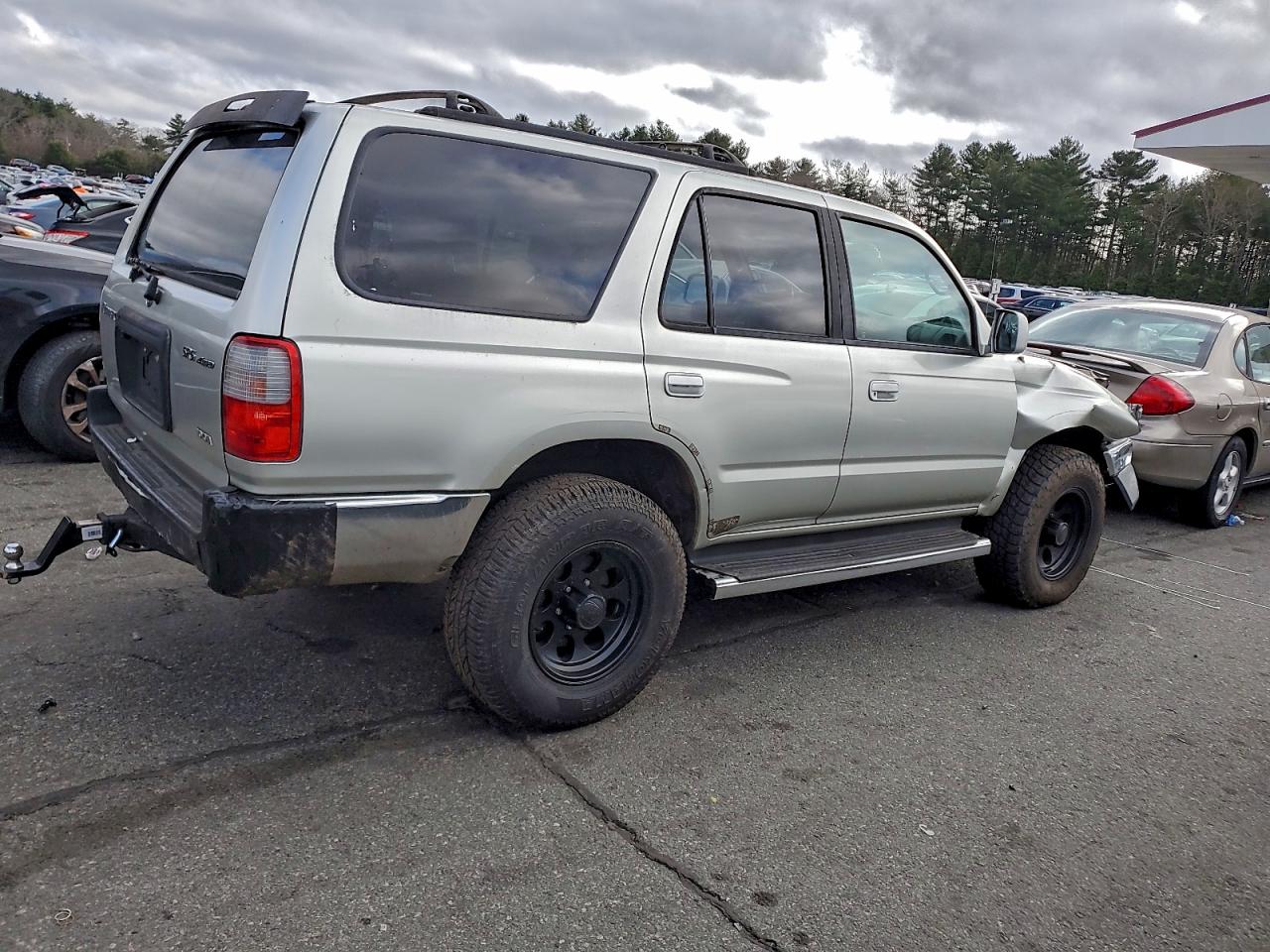 Toyota 4Runner Sr5 Image 2