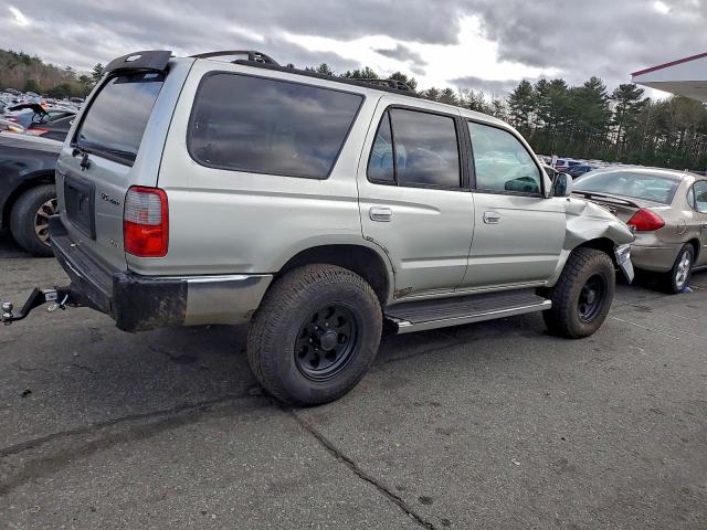 Toyota 4Runner Sr5 Image 2