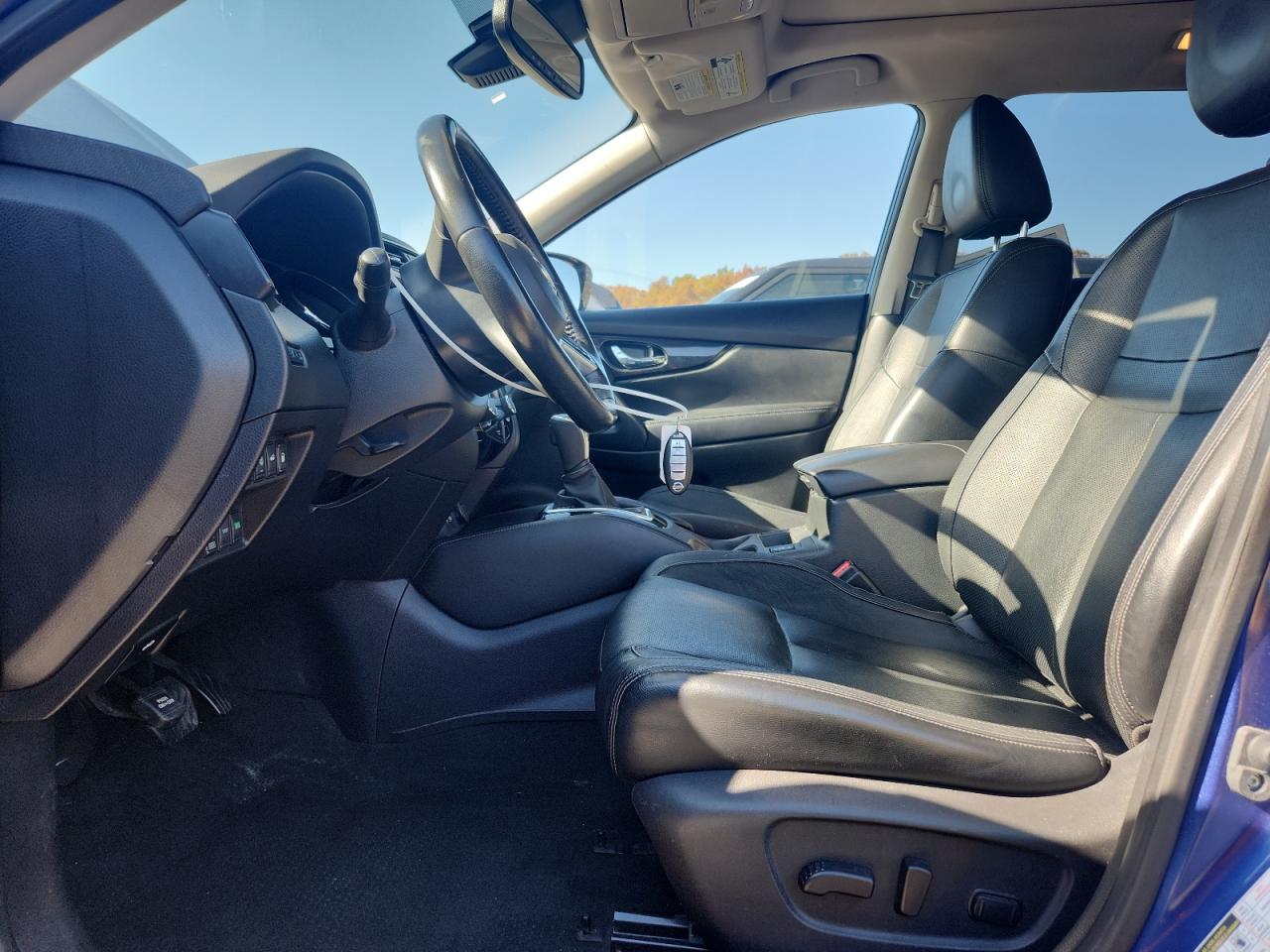 Nissan Rogue S Image 6