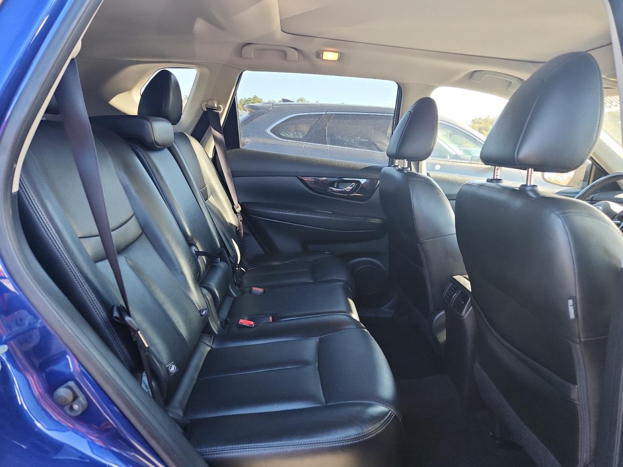 Nissan Rogue S Image 7