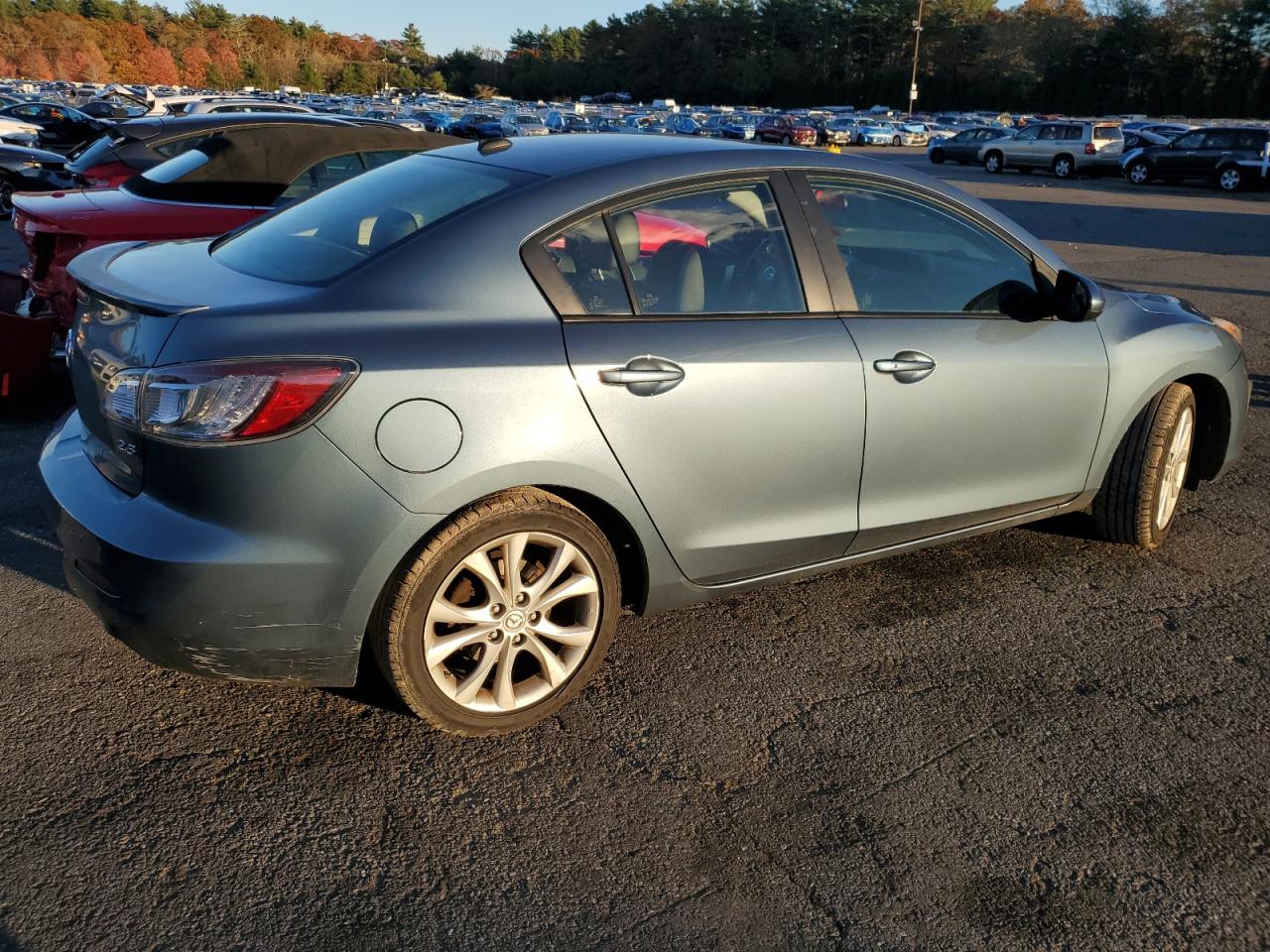 Mazda Mazda3 S Image 2