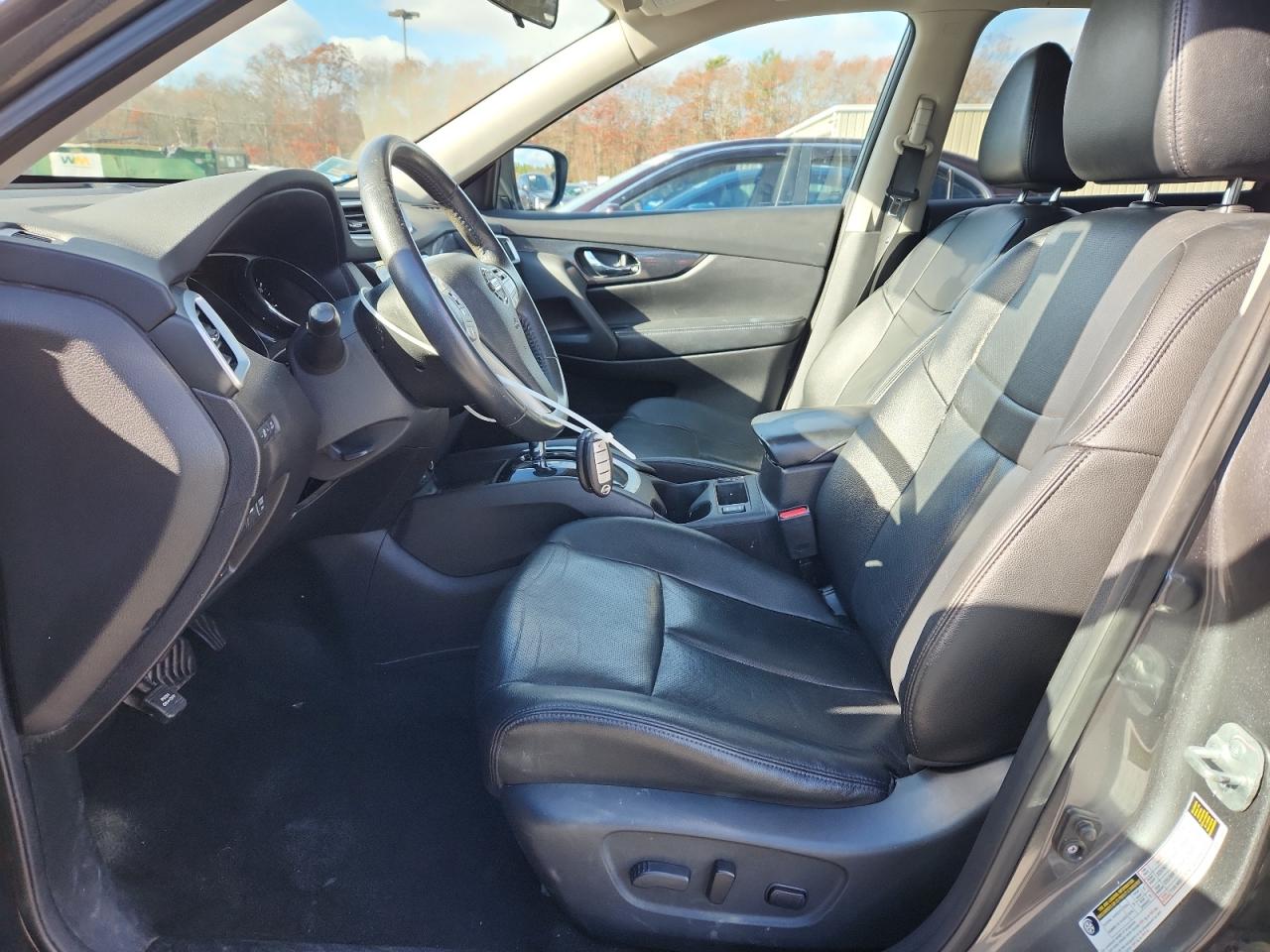 Nissan Rogue S Image 3