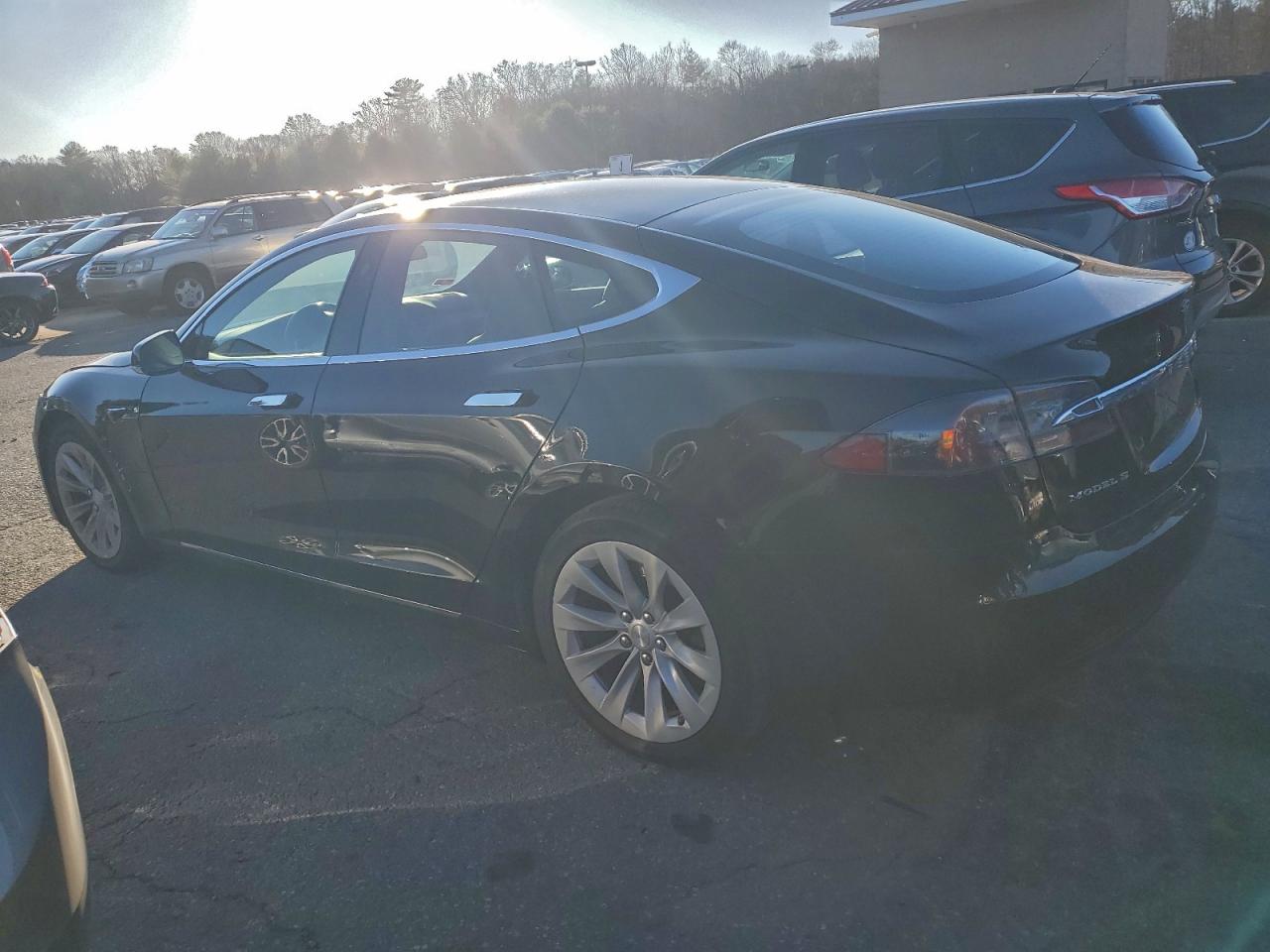 Tesla Model S Image 2