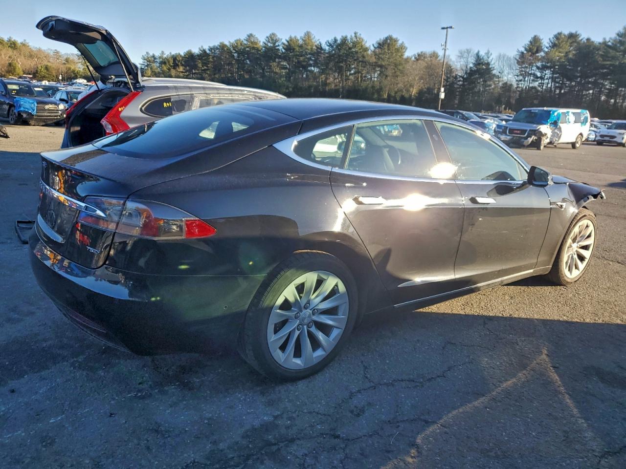 Tesla Model S Image 3