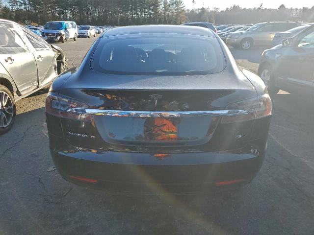 Tesla Model S Image 4