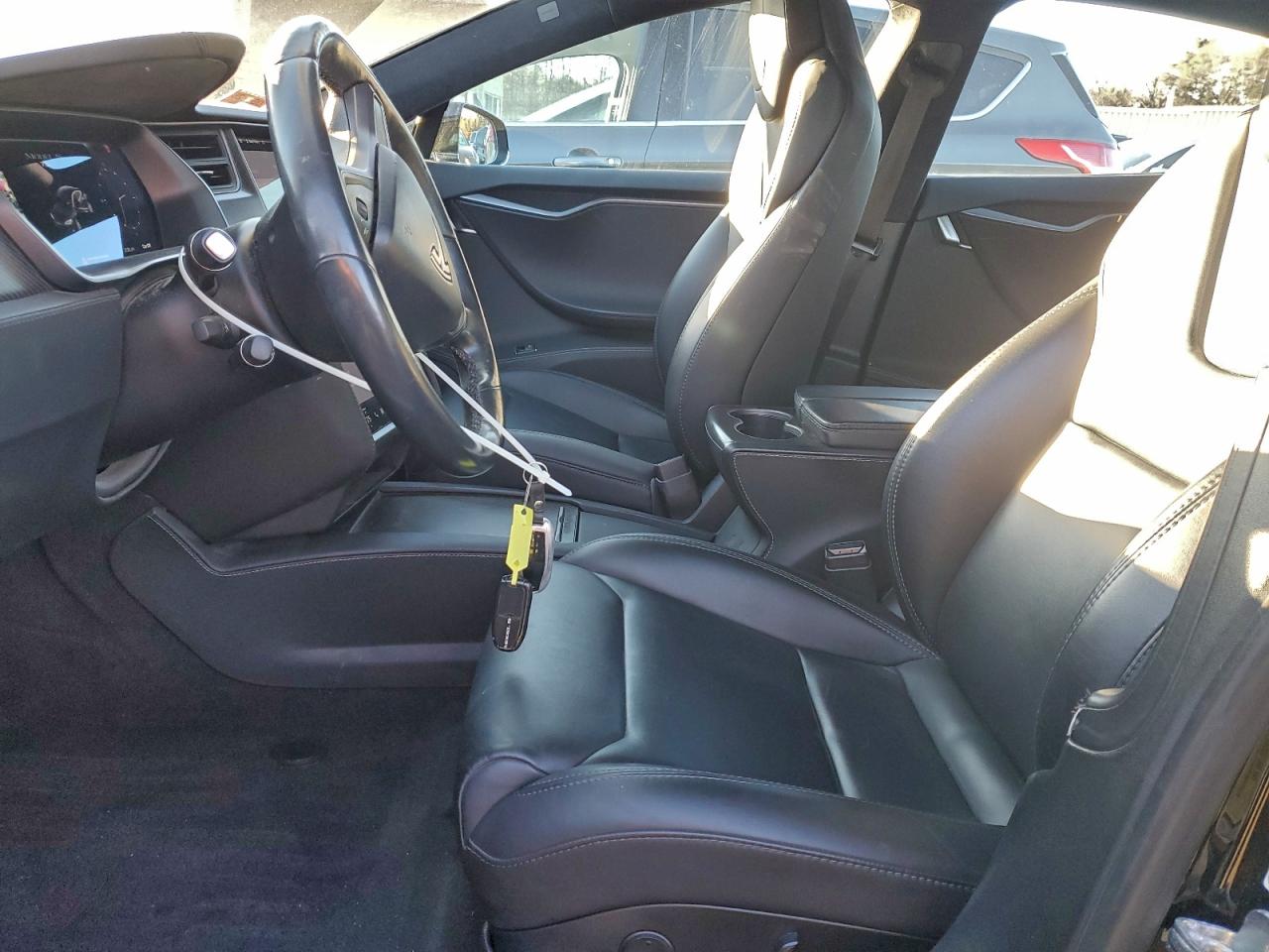 Tesla Model S Image 7