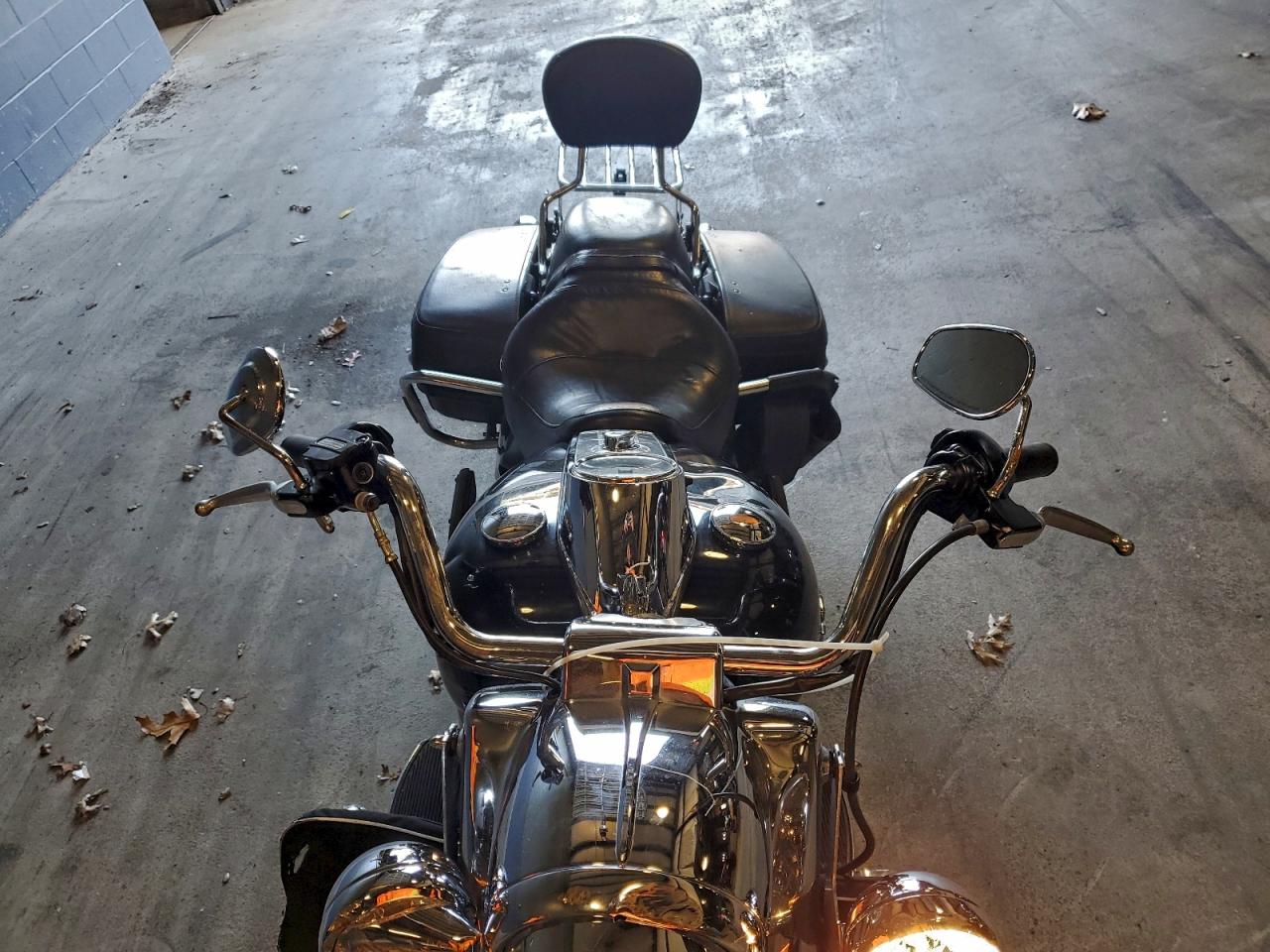 Harley-Davidson Fl Road King Classic Image 5