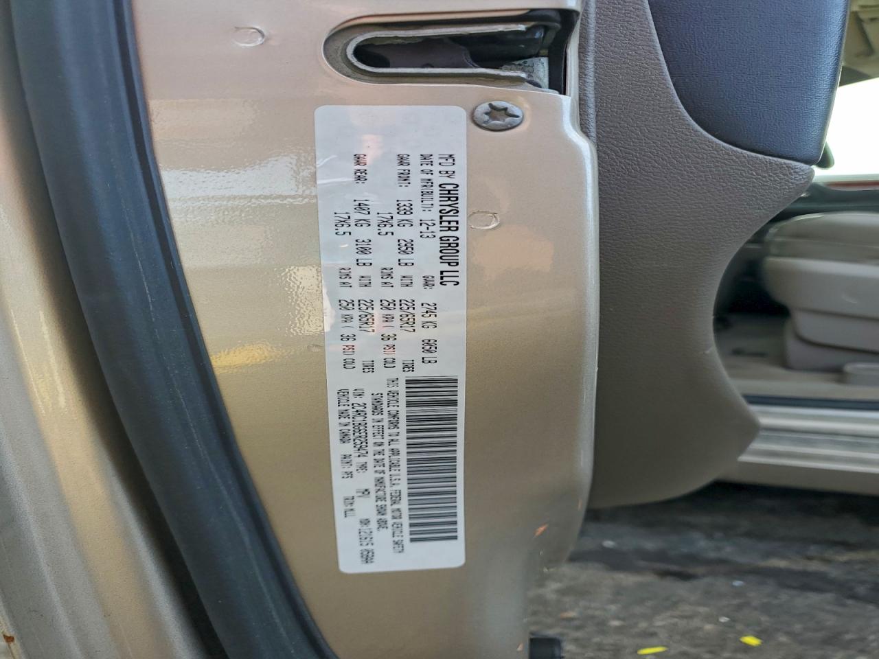 Chrysler Minivan Touring Image 10