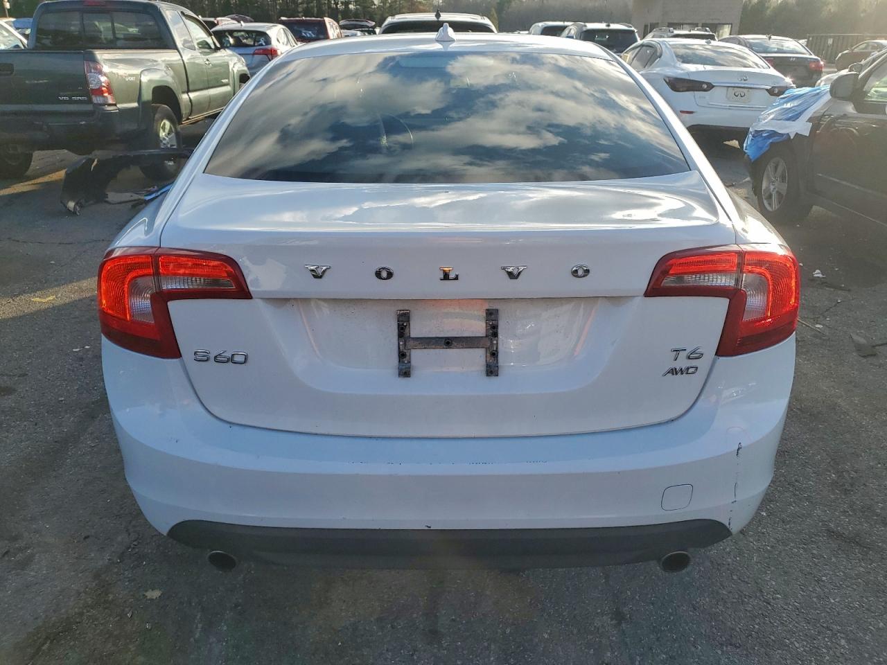 Volvo S60 T6 Image 11