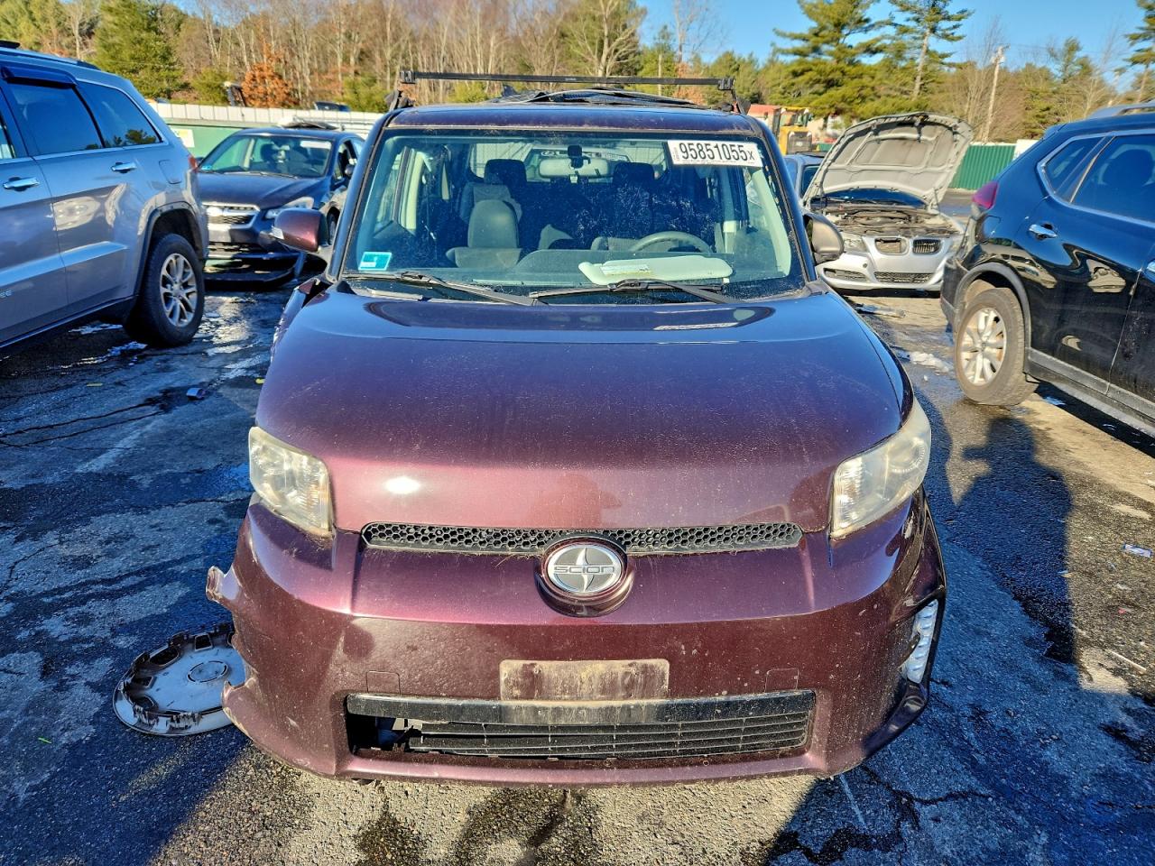 Toyota Scion Image 12