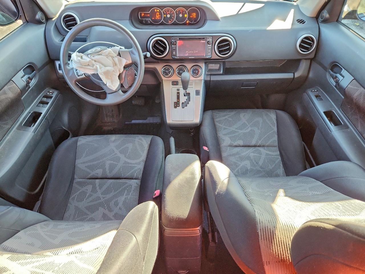 Toyota Scion Image 9