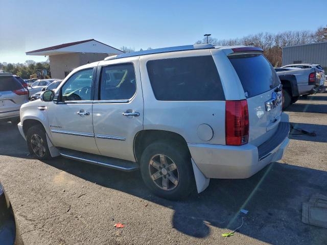 Cadillac Escalade Luxury Image 3