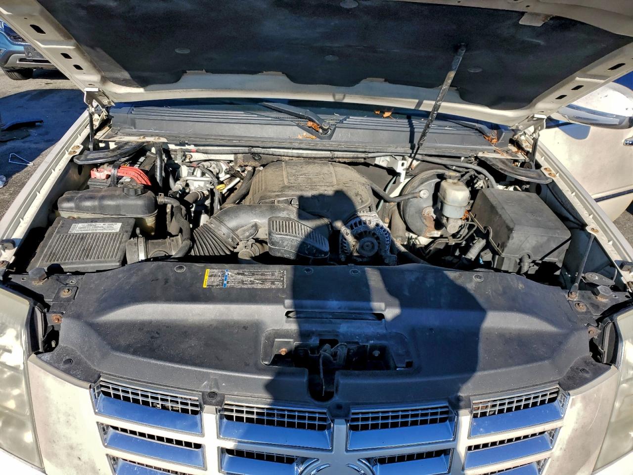 Cadillac Escalade Luxury Image 2