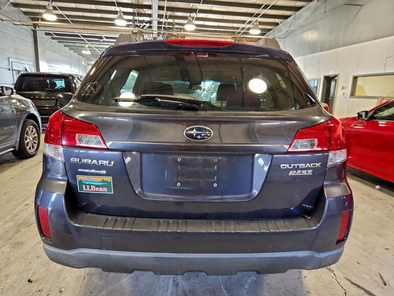 Subaru Outback 2.5i Premium Image 6