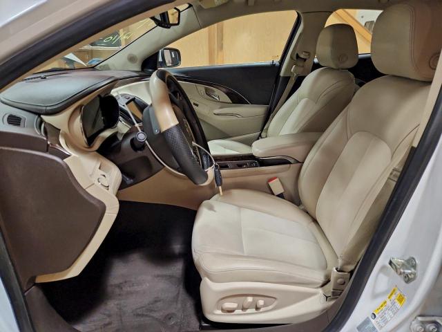 Buick LaCrosse Image 2