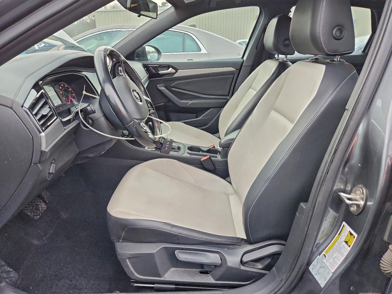 Volkswagen Jetta S Image 6