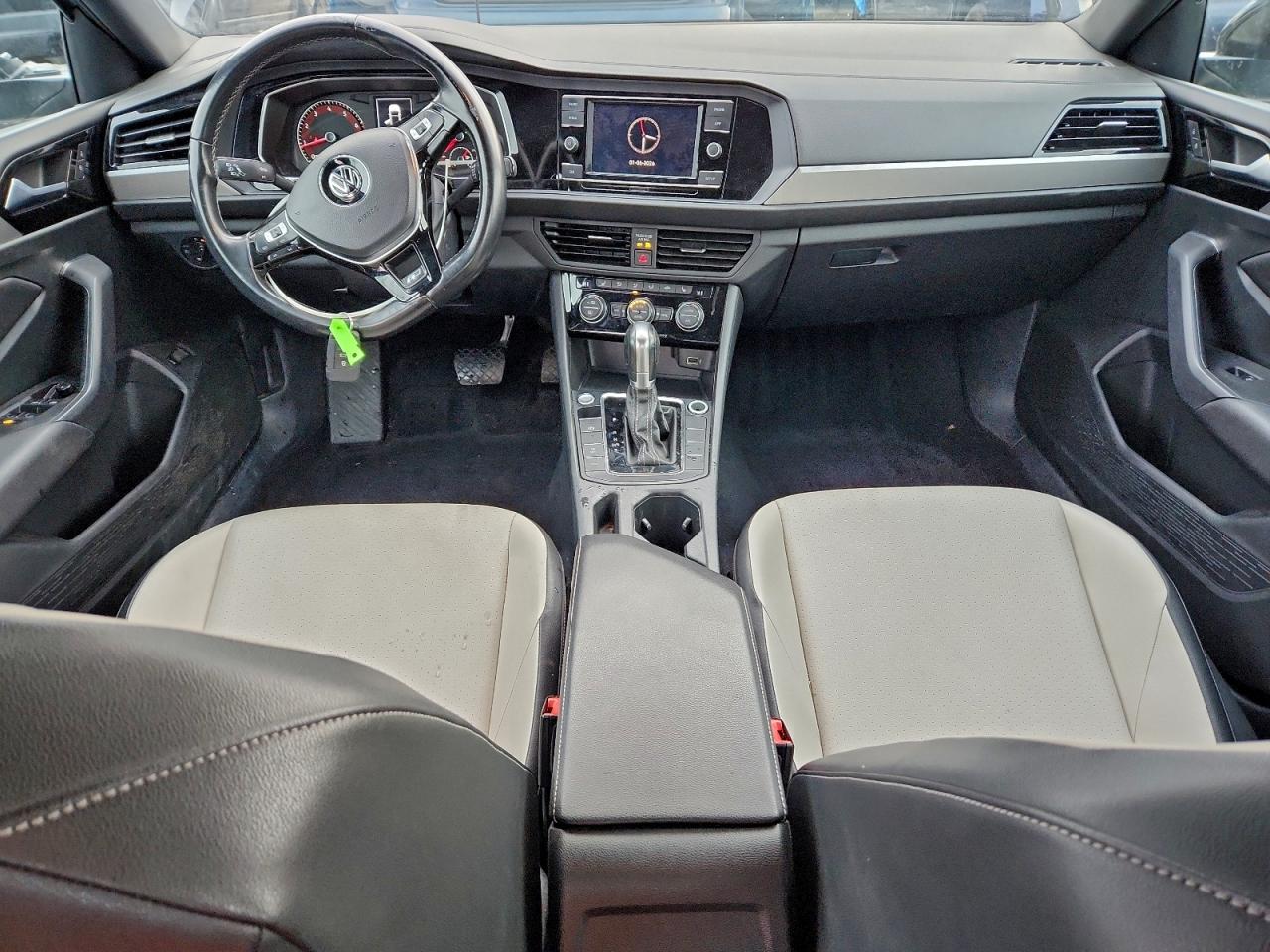 Volkswagen Jetta S Image 12