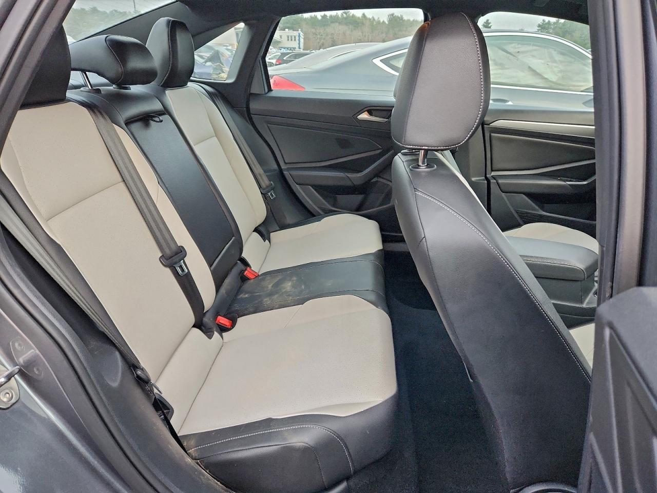 Volkswagen Jetta S Image 10