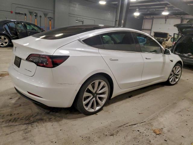 Tesla Model 3 Image 11