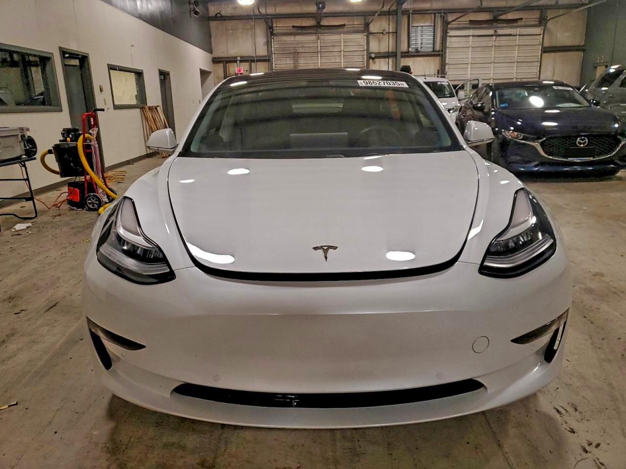 Tesla Model 3 Image 10