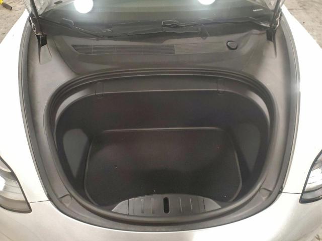 Tesla Model 3 Image 8