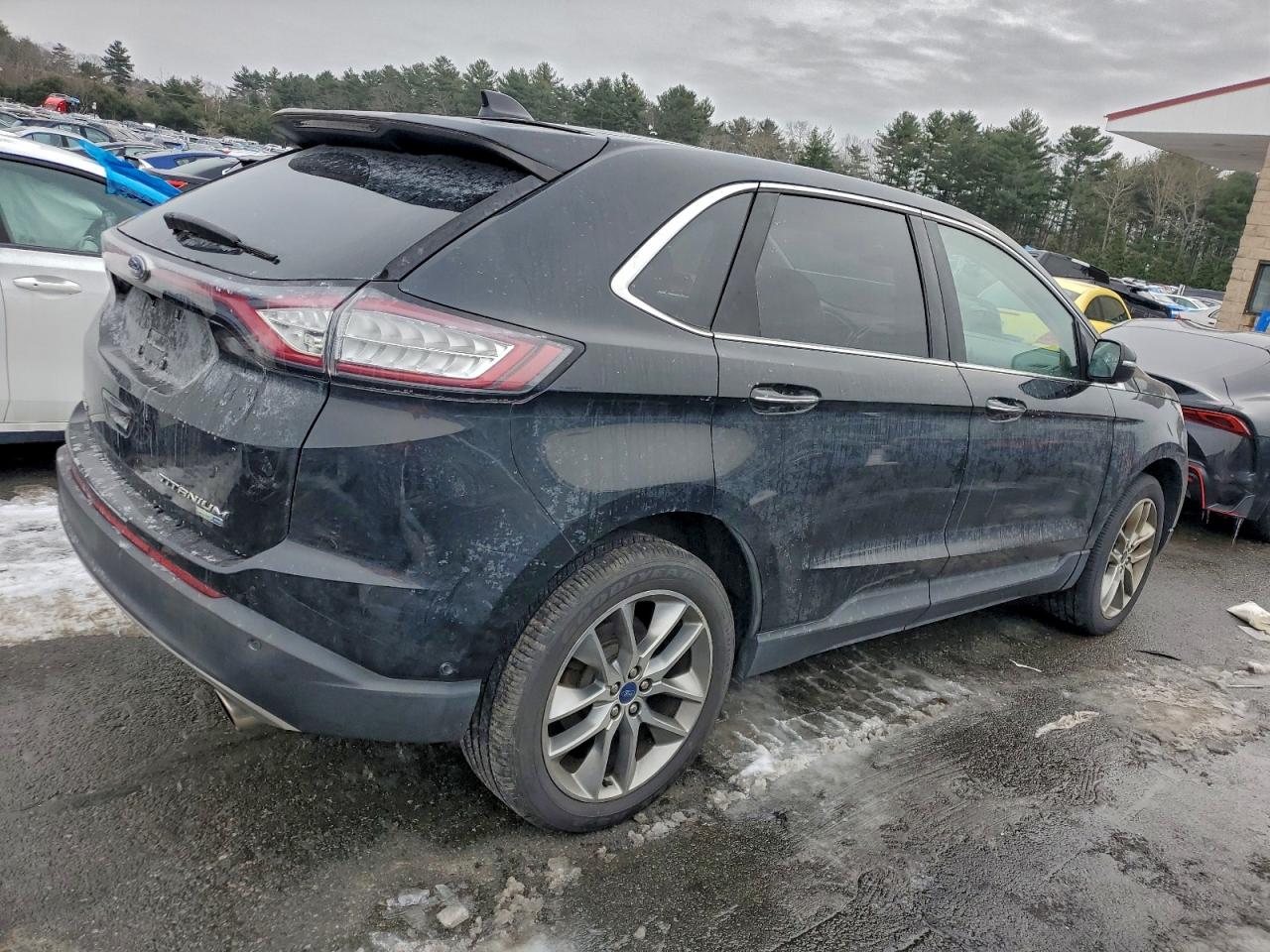 Ford Edge Titanium Image 3