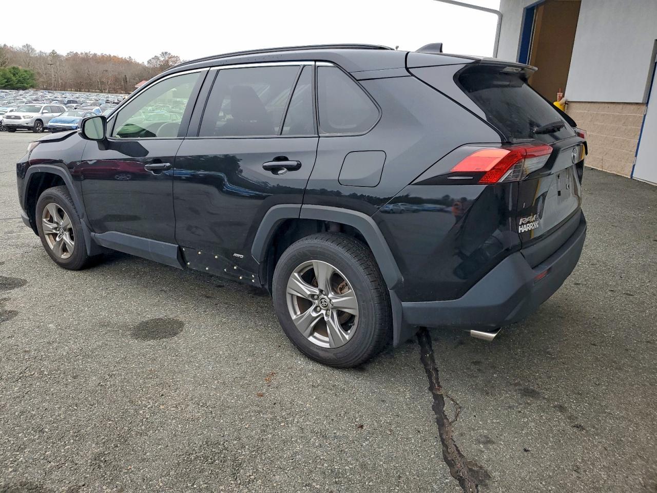 Toyota RAV4 Xle Image 2