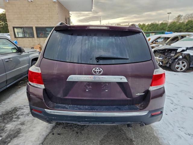 Toyota Highlander Base Image 11