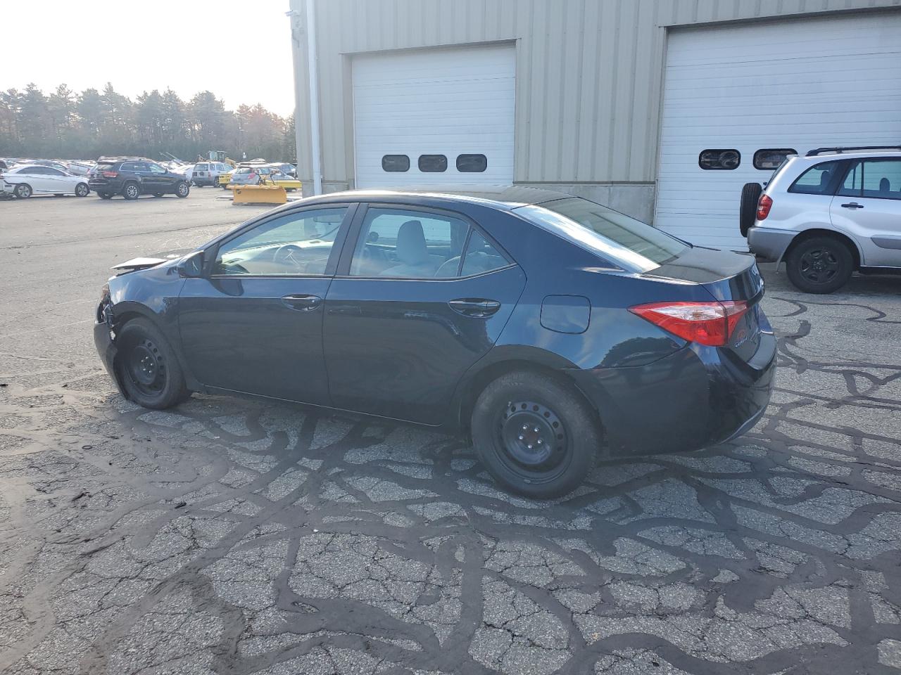 Toyota Corolla L Image 6