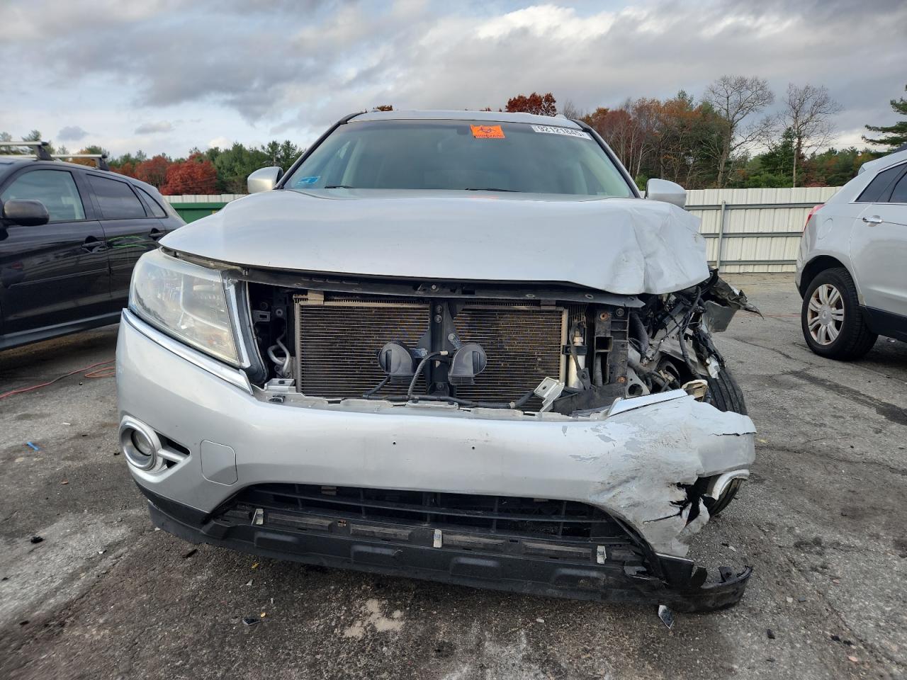 Nissan Pathfinder S Image 5