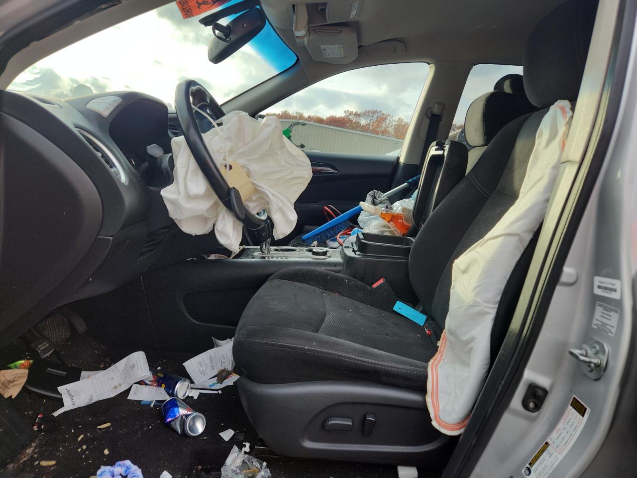 Nissan Pathfinder S Image 3